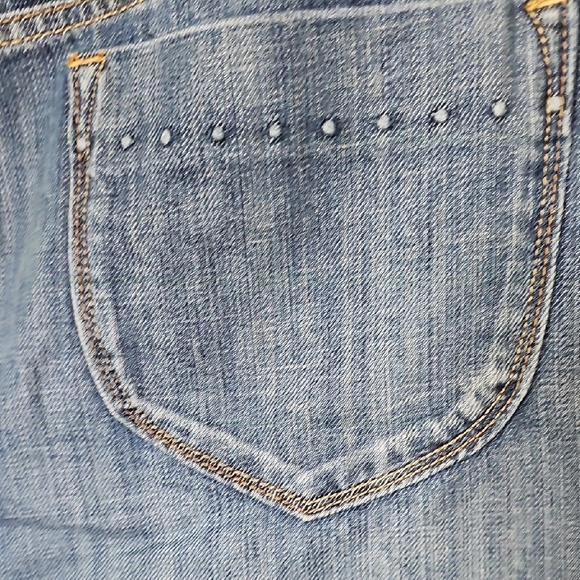 Old Navy Denim Mini Skirt with Frayed Hem Cut Off and Stretch Fabric Size 16 - Picture 6 of 9